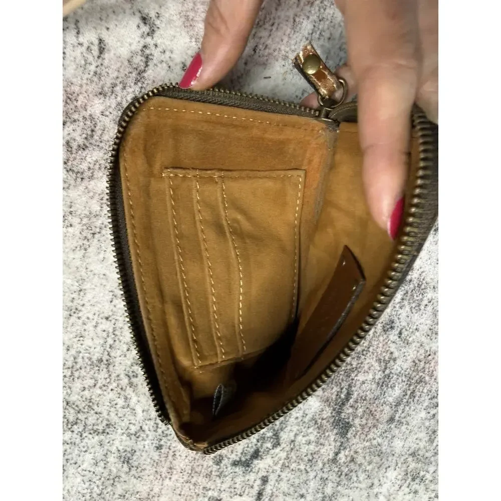 Patricia Nash Reala Credit Card Zip Up Wallet Tan Brown